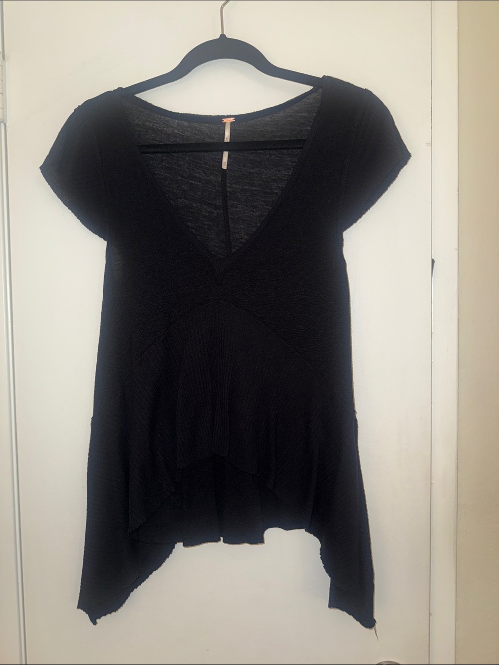 FREE PEOPLE BLACK LAYERED LINEN-BLEND TOP—EXCELLENT CONDITION!!!